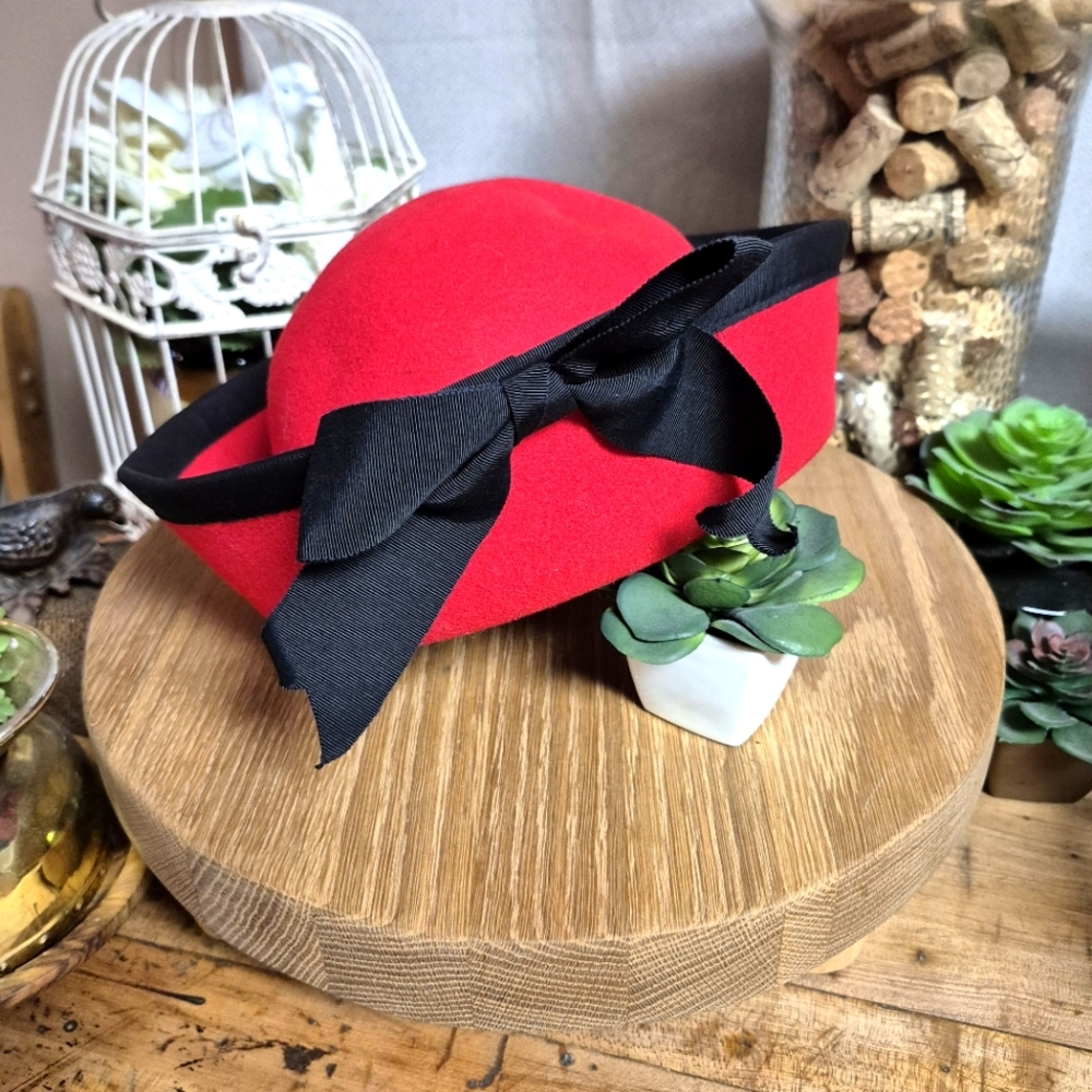 ❤️‍🔥 Vintage 100% Wool 1950's Style Red/Black Bow Womens Hat